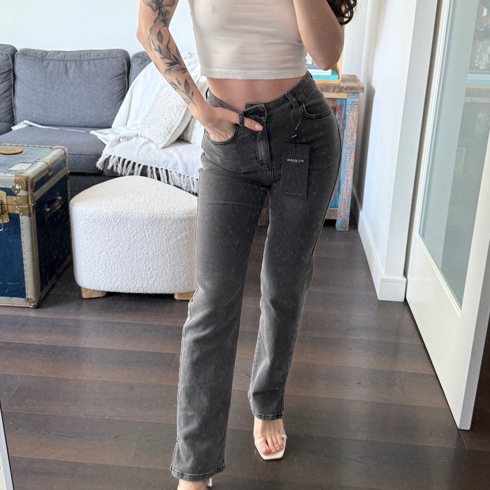 FITJEANS Women's Straight Leg Jeans in Dark Gray